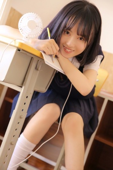沙滩比基尼泳衣
